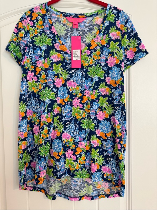 Disney Tops - Lily Pulitzer Disney V-Neck Short Sleeve Tee